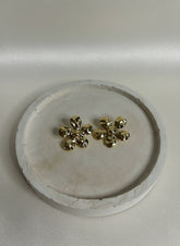 Textured Flower Elegance